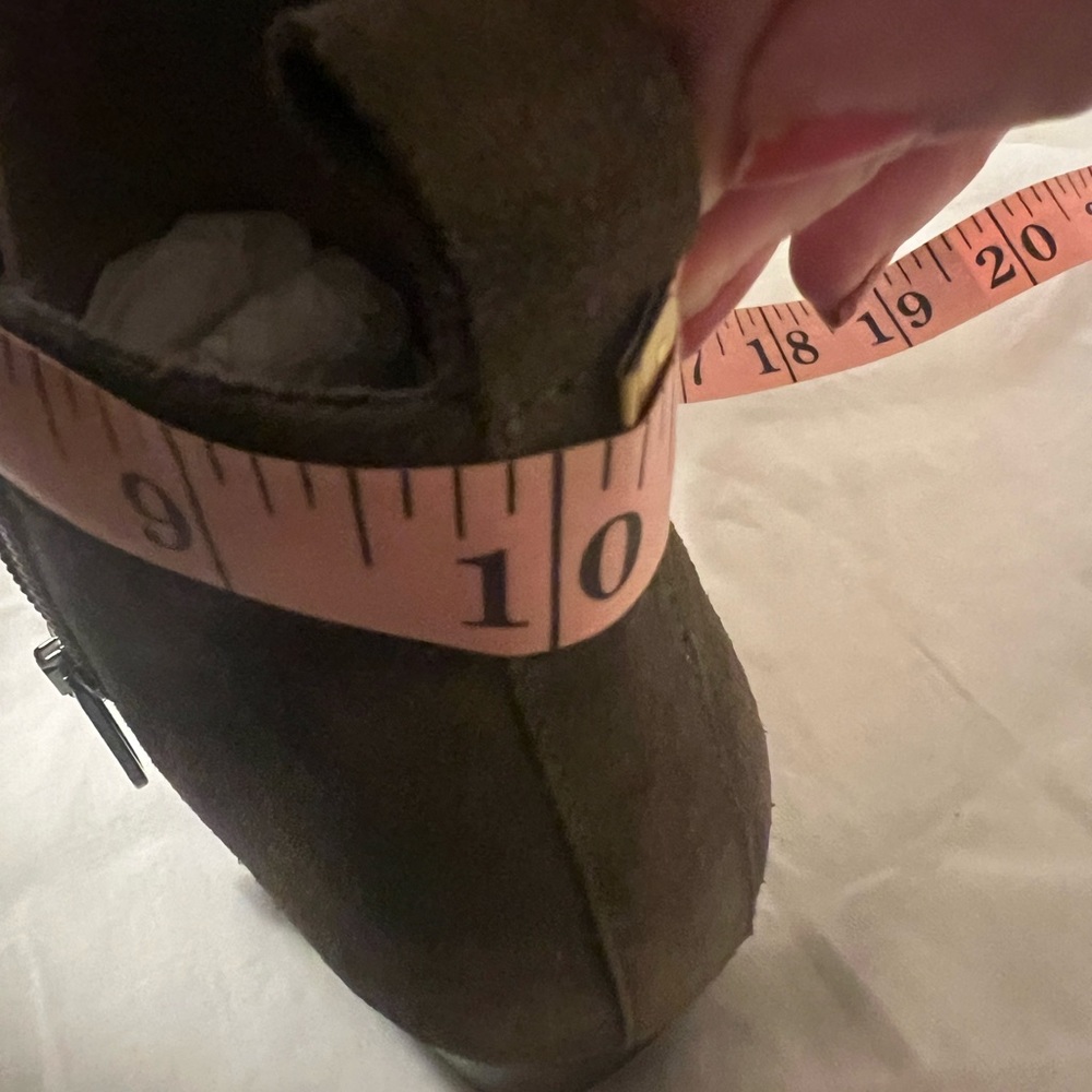NEW AQUATALIA FANTINA OLIVE GREEN SUEDE ANKLE BOOTIE. - Picture 8 of 11
